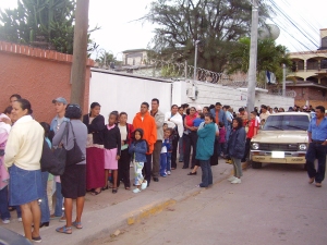 Many volunteers needed to screen for eye surgery in Honduras.
